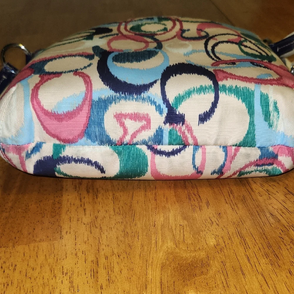 Coach Red and Pink Crossbody Bag with Artistic Design - Picture 4 of 14
